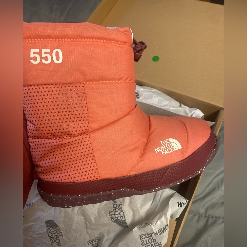 North face boots size 6 brand new